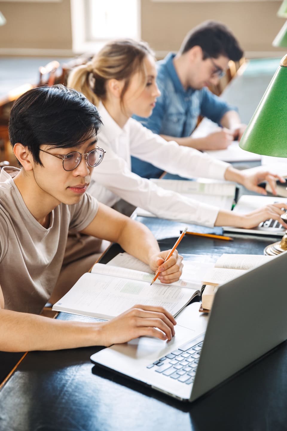 Apprentissage ludique du français pour les étrangers Apprentissage ludique du français pour les étrangers